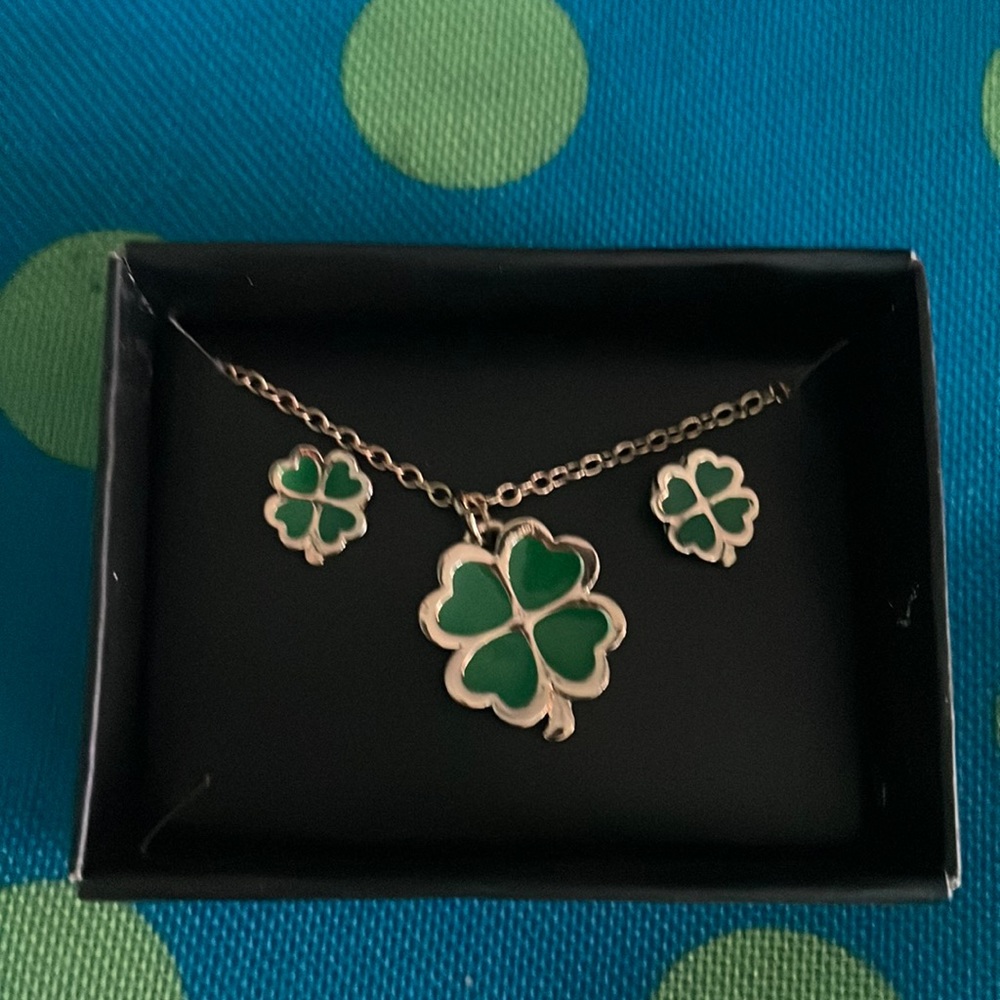 Avon lucky clover necklace & earring set.